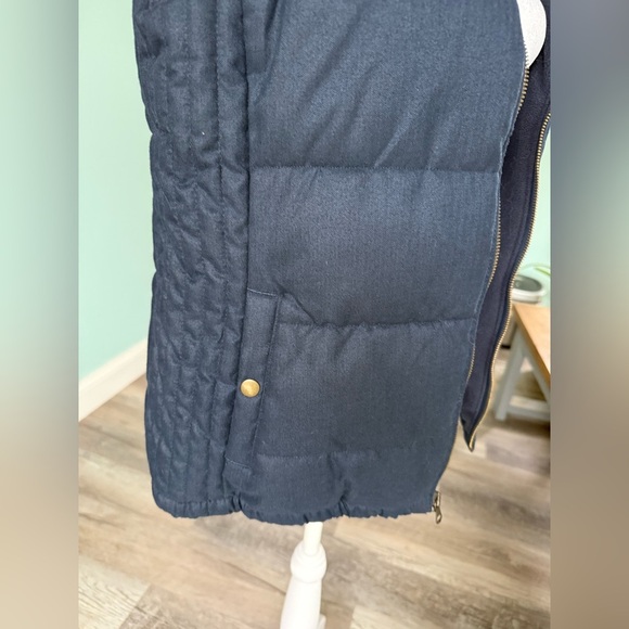 Old Navy Puffer Vest  Thick Full Zip Fleece Lined Navy Blue Pockets Size Small - Picture 5 of 9